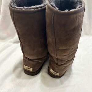 Women’s classic, stylish & cozy UGG boots